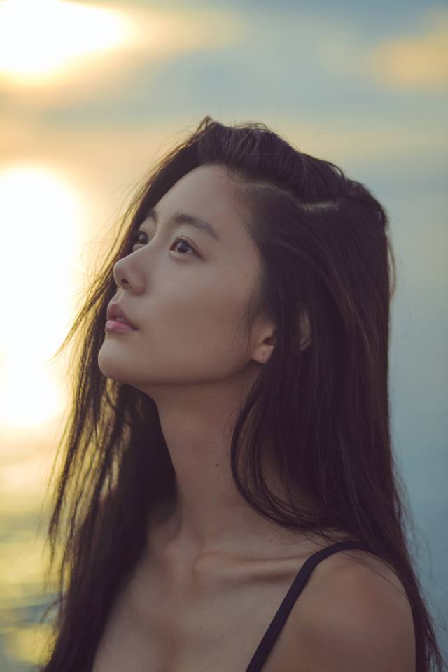 回首又见他